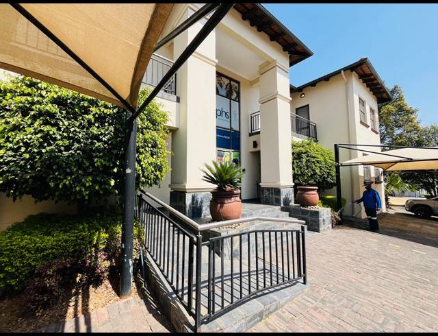 840M² OFFICE FOR SALE IN NOORDWYK